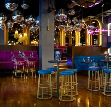 Manahatta Edinburgh Cocktail bar Rose Street